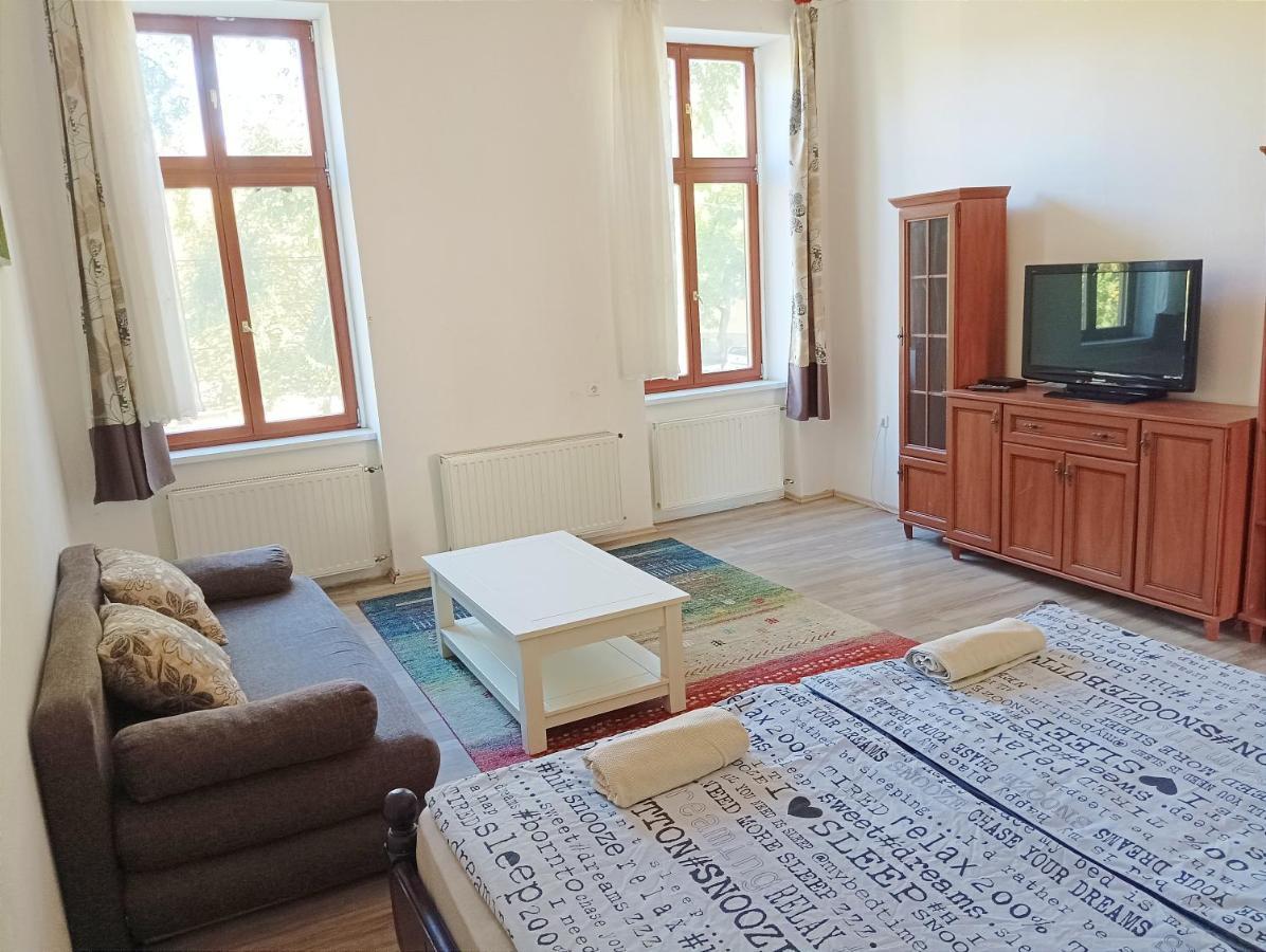 Sarahome1 Szeged Eksteriør billede