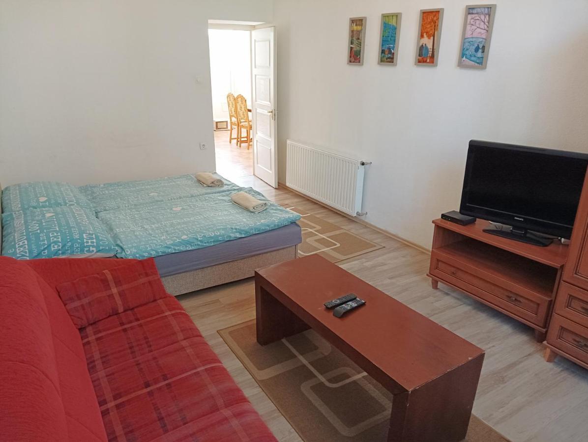 Sarahome1 Szeged Eksteriør billede